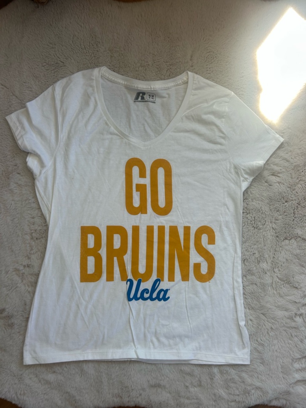 Go Bruins UCLA White V-Neck Tee size medium